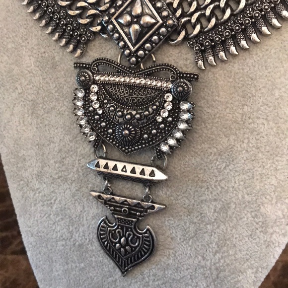 🆕 Beautiful and intricate necklace. - Picture 2 of 7